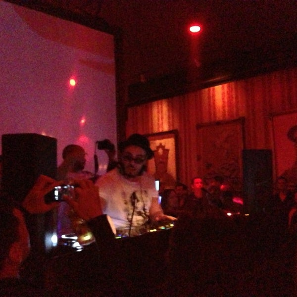 รูปภาพถ่ายที่ The Loft Nightclub โดย Umut E. เมื่อ 12/22/2012
