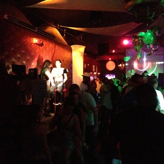Das Foto wurde bei The Loft Nightclub von Umut E. am 12/13/2012 aufgenommen