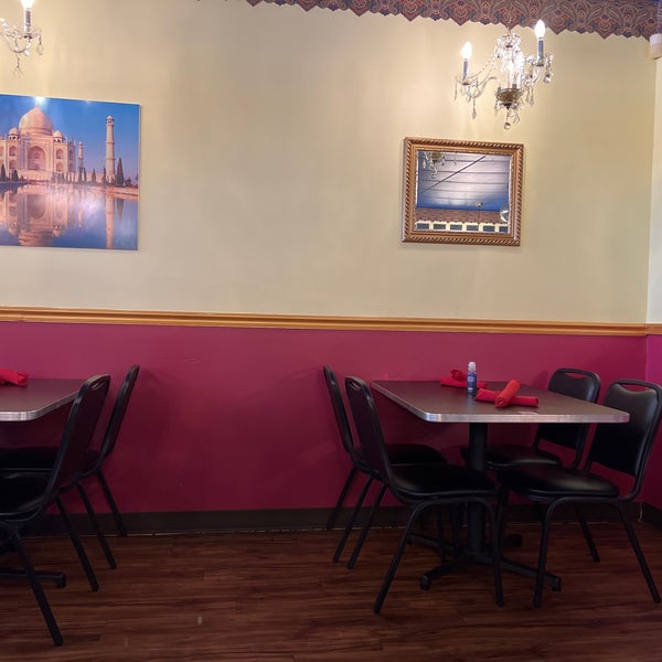 Photo taken at INDIA K&#39; RAJA Restaurant by Lulú D. on 6/22/2023