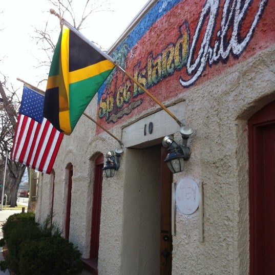 12/1/2012 tarihinde Kirk S.ziyaretçi tarafından Spice Island Grill'de çekilen fotoğraf