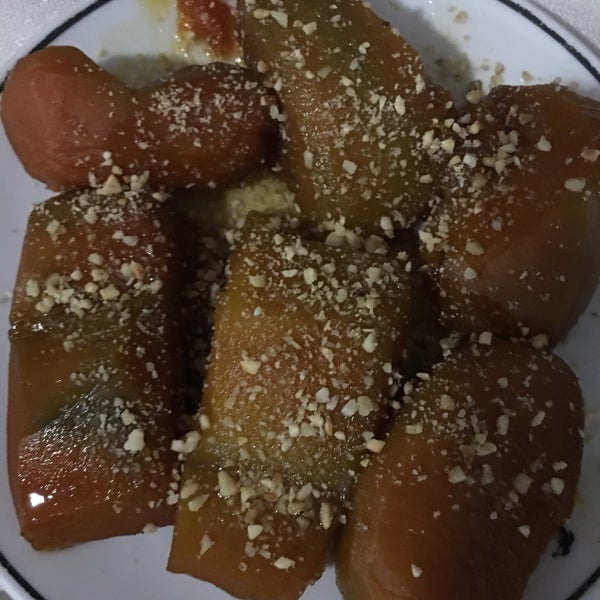 Das Foto wurde bei Poyrazköy Sahil Balık Restaurant von CANAN A. am 4/27/2018 aufgenommen