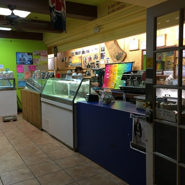 Photo taken at Local Boys Shave Ice by Rosemary D. on 1/4/2016
