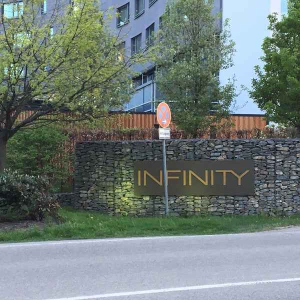 Photo taken at INFINITY Hotel &amp; Conference Resort Munich by Hung L. on 4/24/2018
