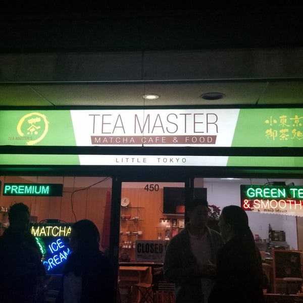 Снимок сделан в Tea Master Matcha Cafe and Green Tea Shop пользователем Ron T. 2/2/2019