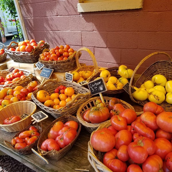 Heirloom tomatoes, free range eggs, sweet corn. Everything super fresh, grown right there.