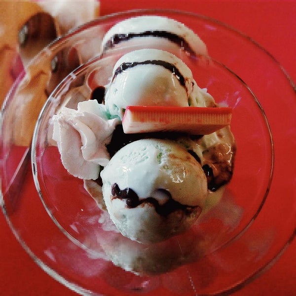 7/17/2015에 Maan V.님이 Frosted Desserts에서 찍은 사진
