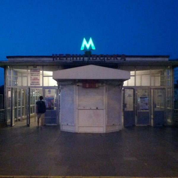 Метро черниговская