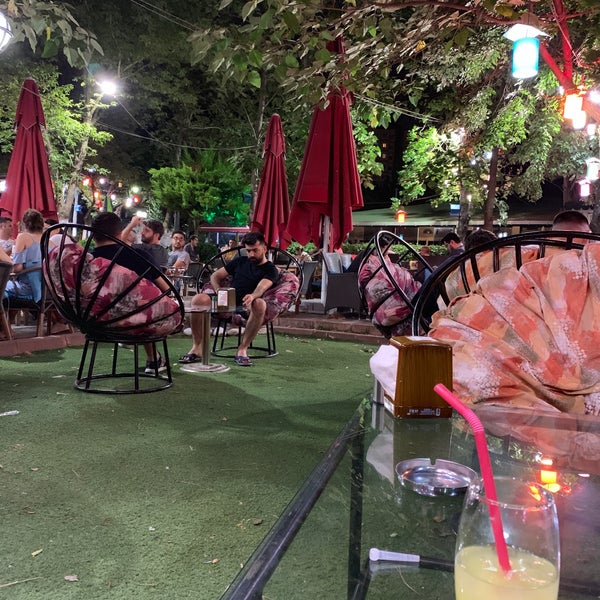 Снимок сделан в Meşale Cafe &amp; Restaurant пользователем İbrahimhalil A. 6/25/2019