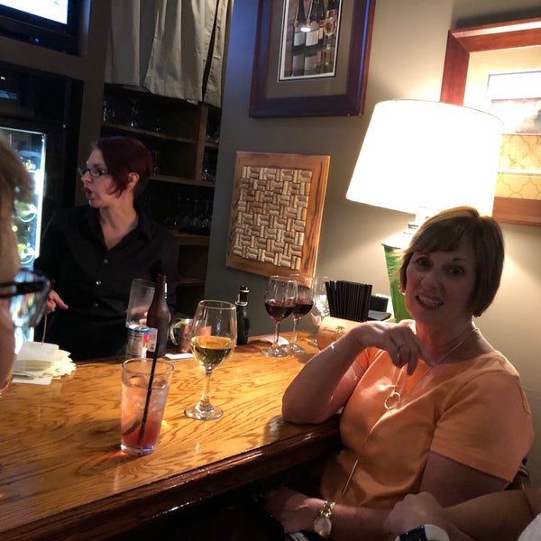 Das Foto wurde bei Carmela&#39;s Bistro and Wine Bar von Bill M. am 6/22/2019 aufgenommen