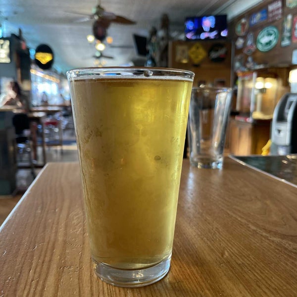 Foto tirada no(a) Bodega Brew Pub por Kevin F. em 7/21/2022