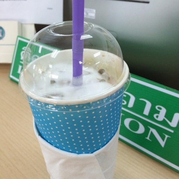 Кофе в кофейне. Кофейня stories москва. Once кофейня. Вывески кофейни даблби. Once кофейня.