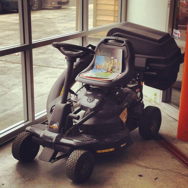 Mitre 10 MEGA Ferrymead 1005 Ferry Rd.