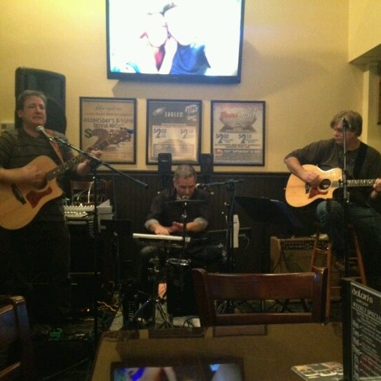 Das Foto wurde bei Dolan&#39;s Irish Pub von DaniB am 12/2/2012 aufgenommen