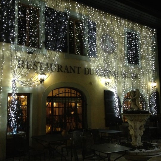 Foto diambil di Restaurant du Cheval Blanc oleh Je suis S. pada 12/11/2012