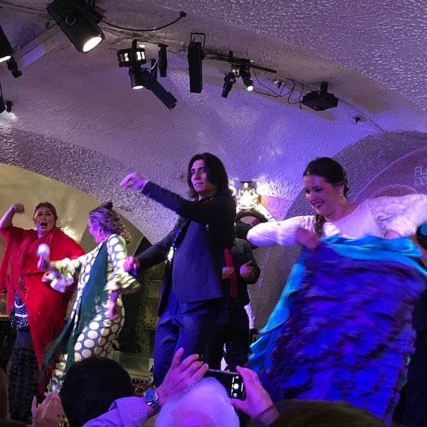 Das Foto wurde bei Tablao Flamenco Cordobés von slys am 7/2/2018 aufgenommen