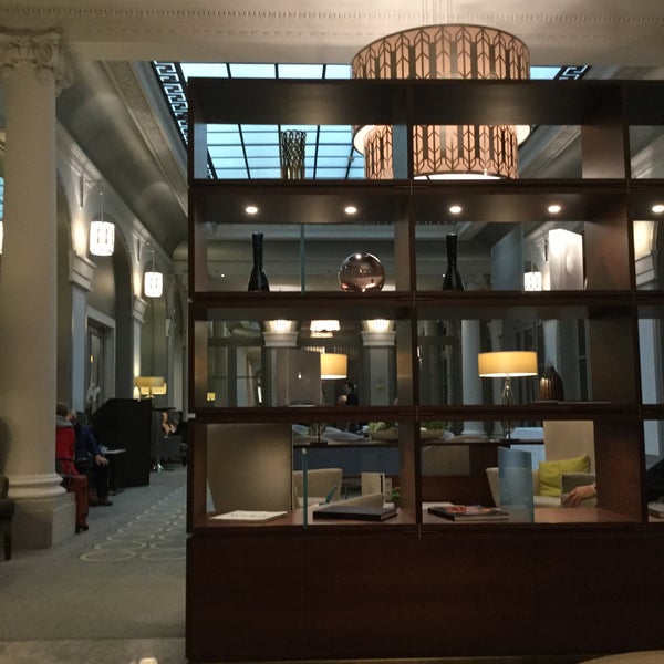 รูปภาพถ่ายที่ Paris Marriott Opera Ambassador Hotel โดย slys เมื่อ 5/3/2017