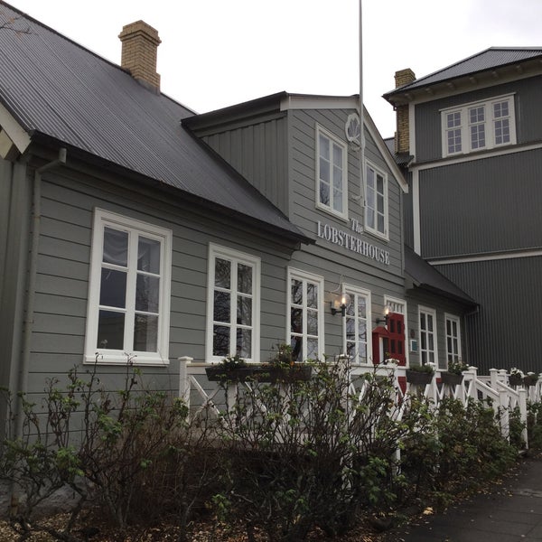 รูปภาพถ่ายที่ Humarhúsið/The Lobster House โดย slys เมื่อ 10/17/2017