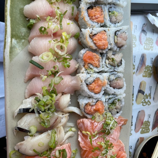10/25/2020 tarihinde Cariziyaretçi tarafından Yuka Japanese Restaurant'de çekilen fotoğraf