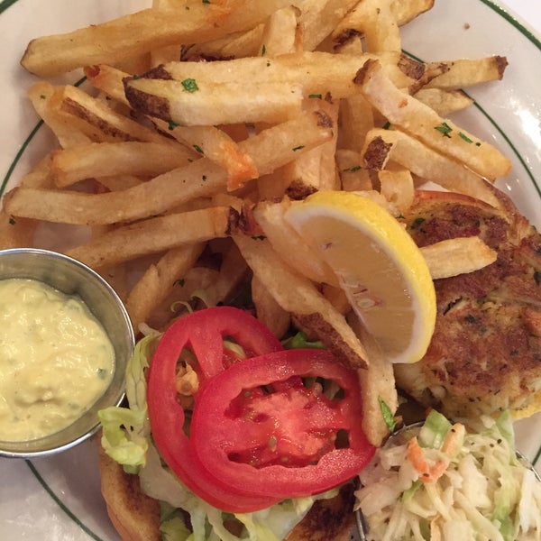 Foto tomada en City Lobster &amp; Steak  por Cari el 10/7/2015
