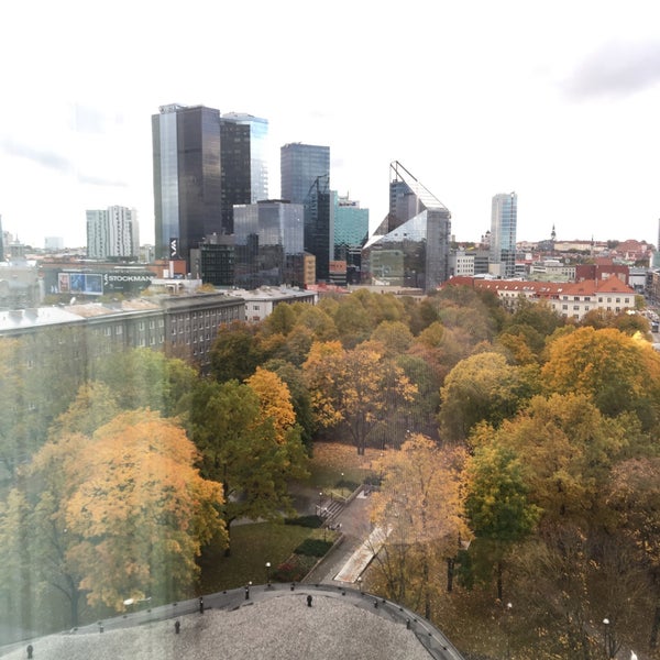 Foto scattata a Hilton Tallinn Park da Adilll il 10/11/2019