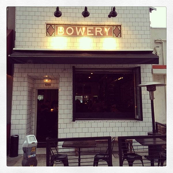 รูปภาพถ่ายที่ The Bowery โดย Trent V. เมื่อ 5/23/2014