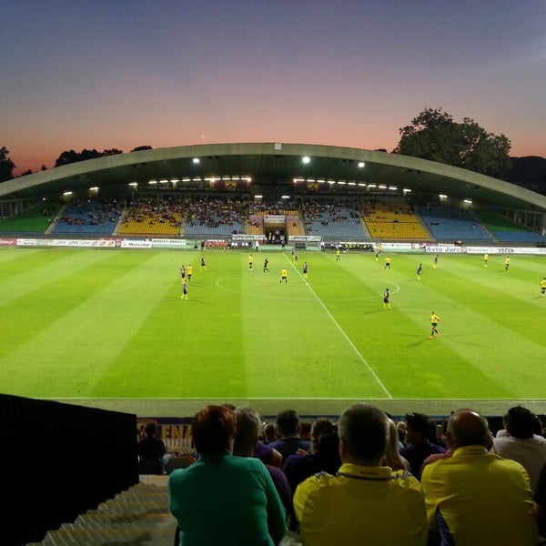 รูปภาพถ่ายที่ Stadion Ljudski Vrt โดย Damien G. เมื่อ 8/17/2013