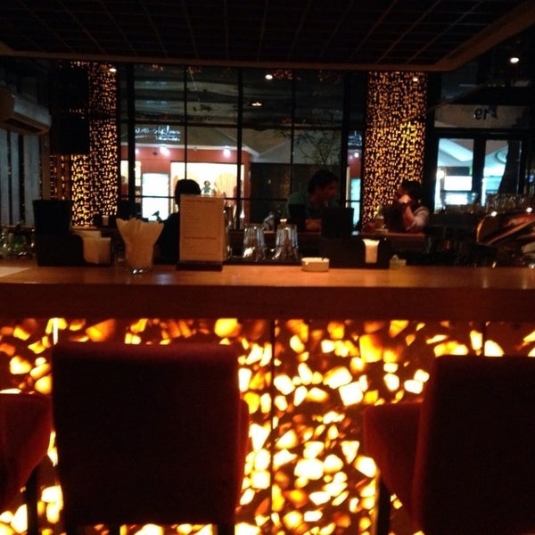 9/24/2013 tarihinde Thanh L.ziyaretçi tarafından MAY Restaurant &amp; Bar'de çekilen fotoğraf