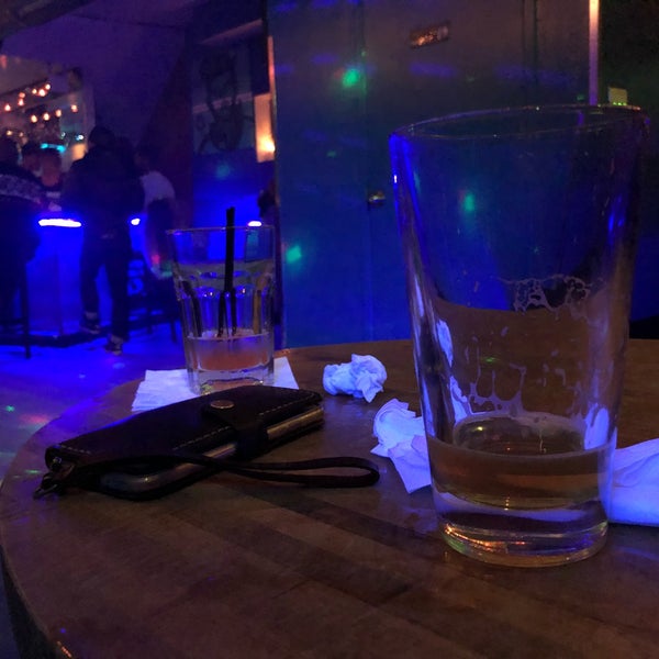 Foto diambil di Posh Bar &amp; Lounge oleh Carlos K. pada 1/4/2018