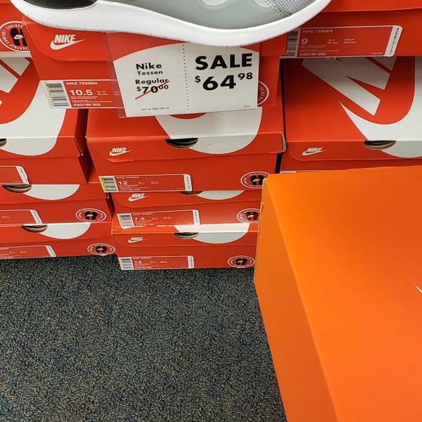 rack room shoes harbison blvd