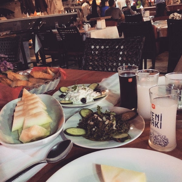 Foto diambil di Ömür Liman Restaurant oleh İlker. pada 7/15/2016