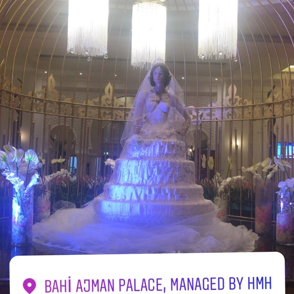 Foto diambil di Bahi Ajman Palace Hotel oleh &#39;gamze G. pada 3/26/2018
