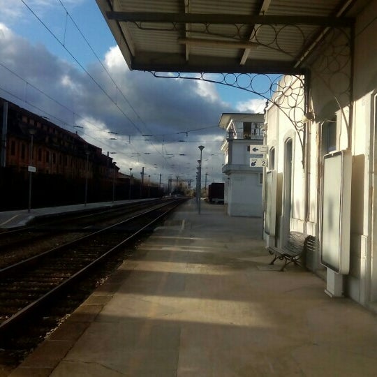 Photo taken at Estação Ferroviária da Pampilhosa by Rafael F. on 3/6/2016