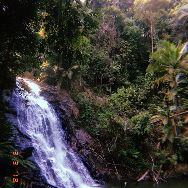 Photo taken at Air Terjun Kota Tinggi by Afq A. on 3/3/2018