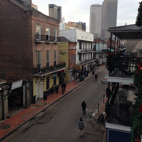Foto diambil di Bourbon Street Balcony oleh Sam S. pada 12/26/2013