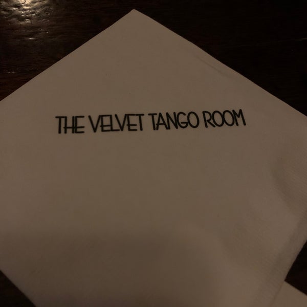 Foto scattata a The Velvet Tango Room da Ninoska C. il 12/19/2019