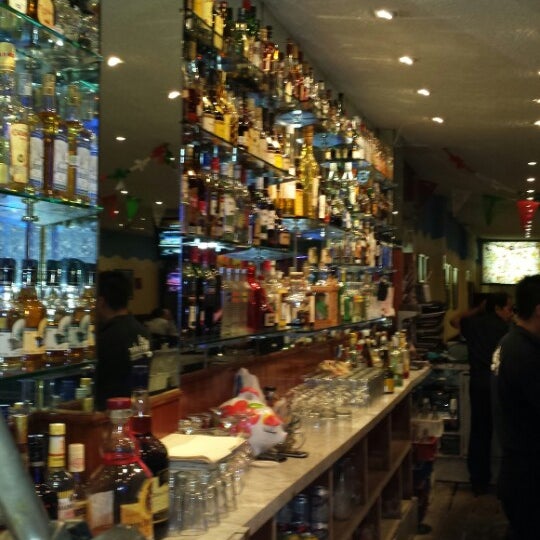 Photo taken at Restaurante y Bar  Bahia de Vigo by German Z. on 9/4/2014
