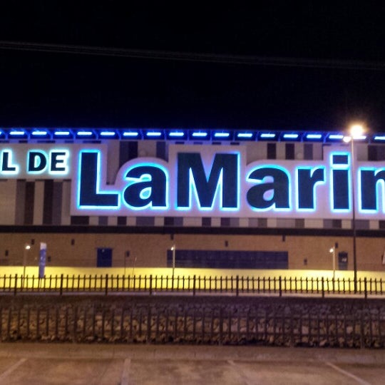 Das Foto wurde bei C.C. Portal de La Marina von Juan F. am 11/16/2013 aufgenommen