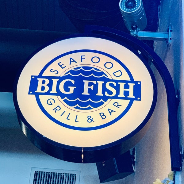Снимок сделан в Big Fish Seafood Grill &amp; Bar пользователем Kim J. 2/1/2021