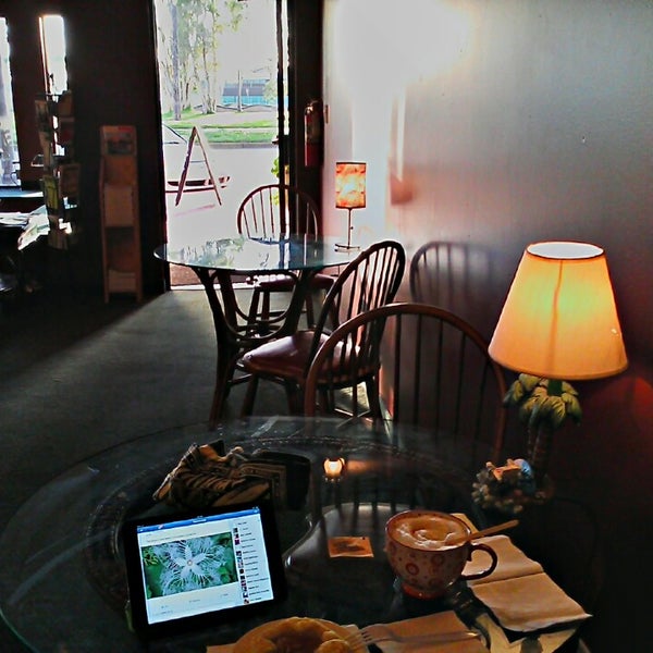 Photo taken at Sweet Marlays&#39; Coffee by Mel Z. on 4/9/2013