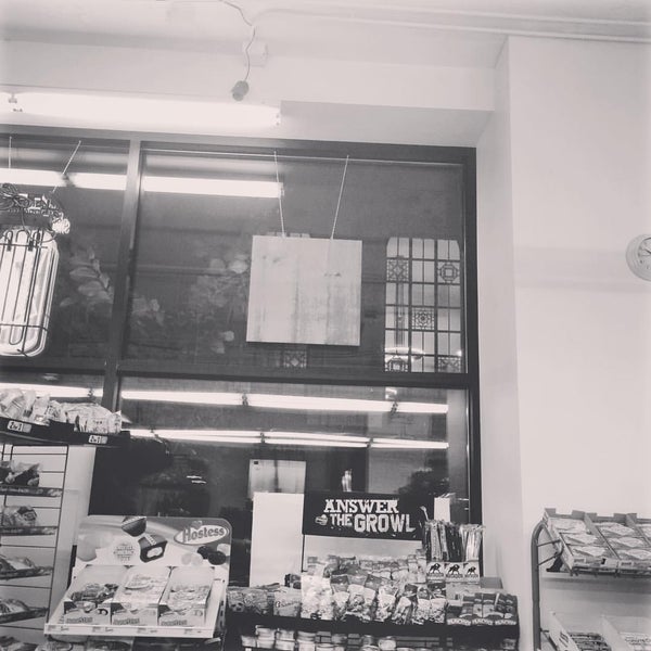 Downtown Pantry Convenience Store In Downtown Des Moines