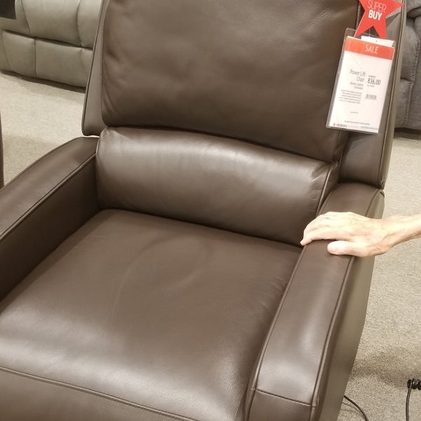 Macy's Furniture Gallery Southwest Tampa 1 tip from 223 visitors