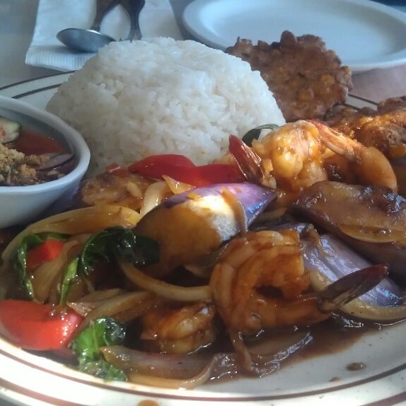 Photo taken at Ploy II Thai Cuisine by Gregory W. on 10/3/2013