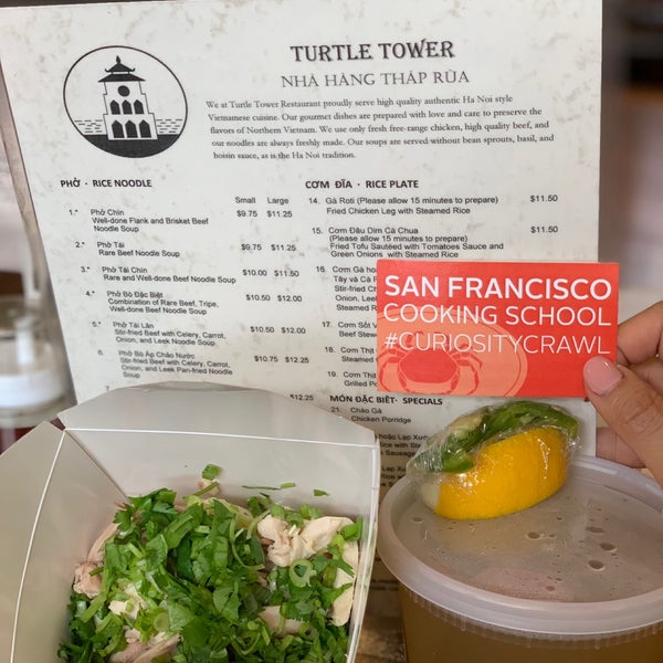 Foto scattata a Turtle Tower Restaurant da Johanna S. il 9/14/2019