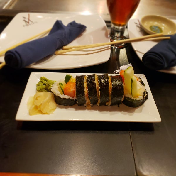 Had the spicy salmon roll it was really nice
