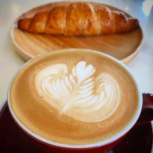 Photo taken at Café Latte Art by Johny .. on 5/15/2017