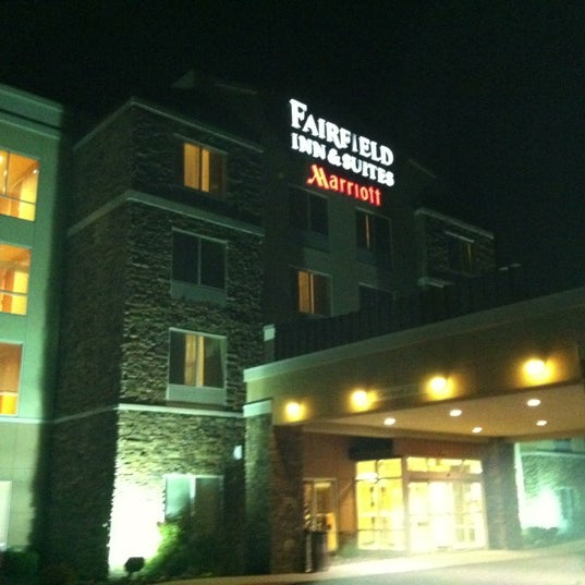 Foto tomada en Fairfield Inn &amp; Suites by Marriott Kennett Square Brandywine Valley  por Eric Z. el 11/18/2012