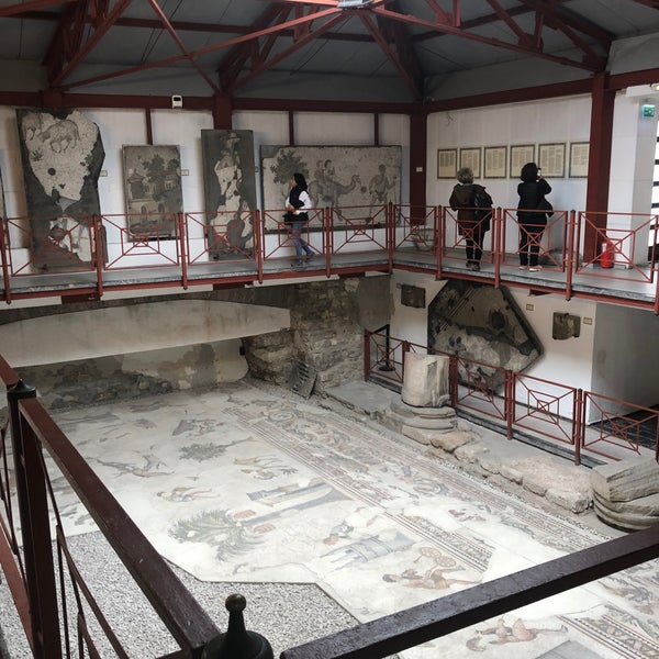 Foto tirada no(a) Büyük Saray Mozaikleri Müzesi por Ebru Ü. em 11/7/2022