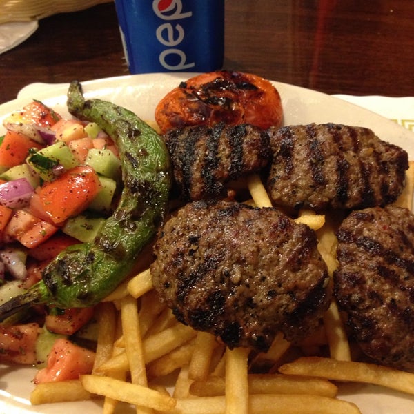 Снимок сделан в Beyti Turkish Kebab пользователем TC Tuna S 10/17/2014