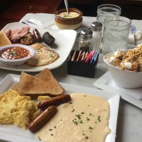 The Irish breakfast is super yummy, get a side of cheese grits if the meal doesn't come with one