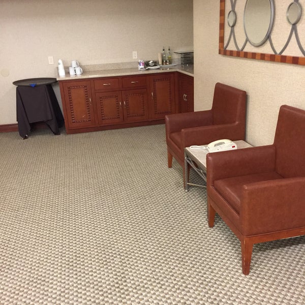 I am a Diamond VIP in Hilton Honors. They gave my room away and cancelled my reservation! I said that was not acceptable. They finally gave me a rollaway bed in a conference room.
